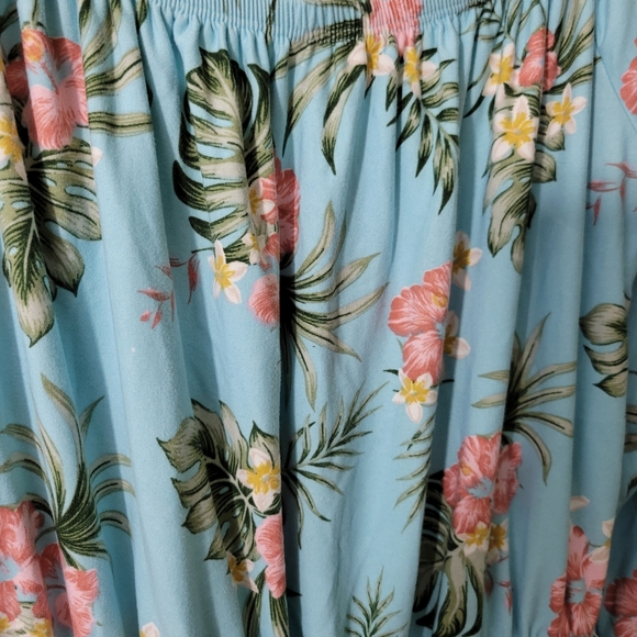 Really cute and super soft one piece short set. Bodysuit. Size Medium. - Picture 5 of 6